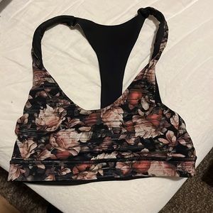 Lululemon sports bra